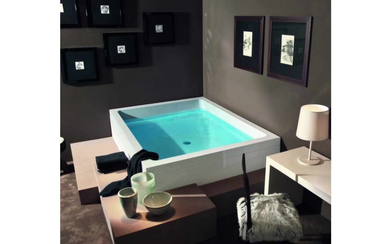 Aquatica Dream Cube HydroRelax Jetted Outdoor/Indoor Bathtub (US version 240V/50/60Hz) picture № 0